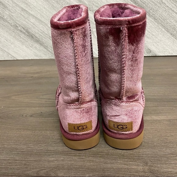UGG | Classic Short II Velvet Bougainvillea Boots - Picture 5 of 11
